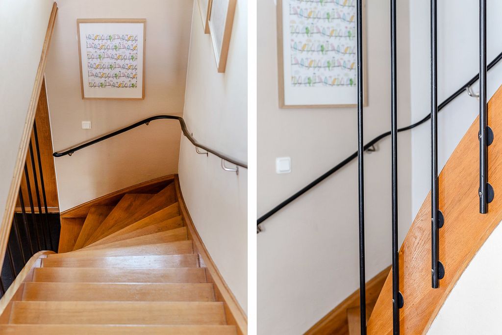 Vacker trappa med fina detaljer mellan entréplan och övre plan