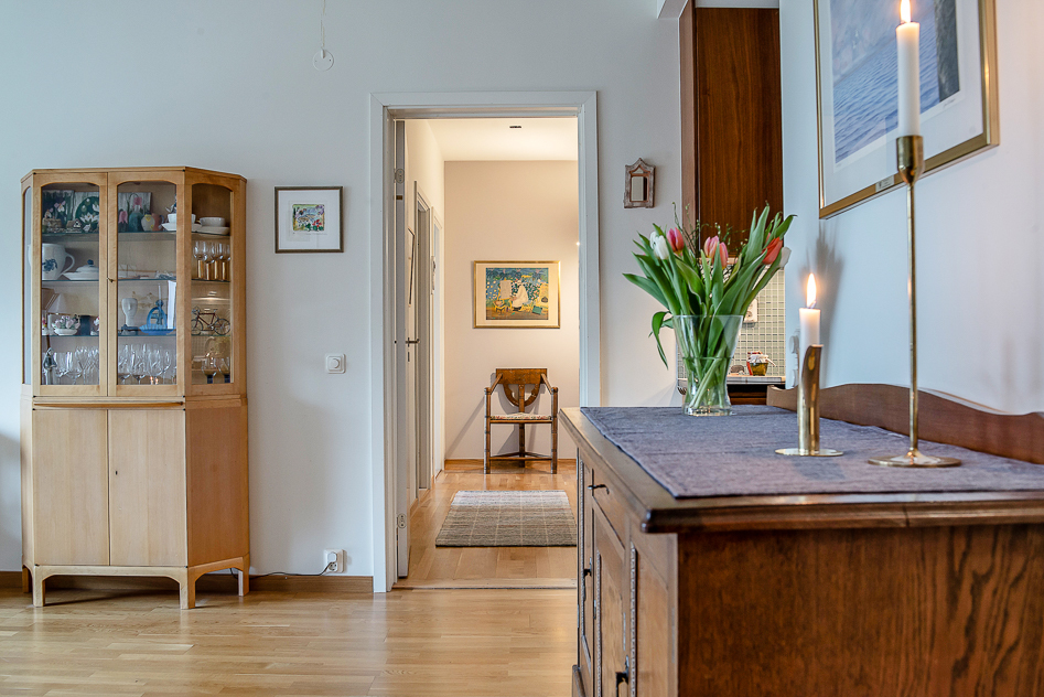 Vy mot den inre hallen utanför sovrummen
