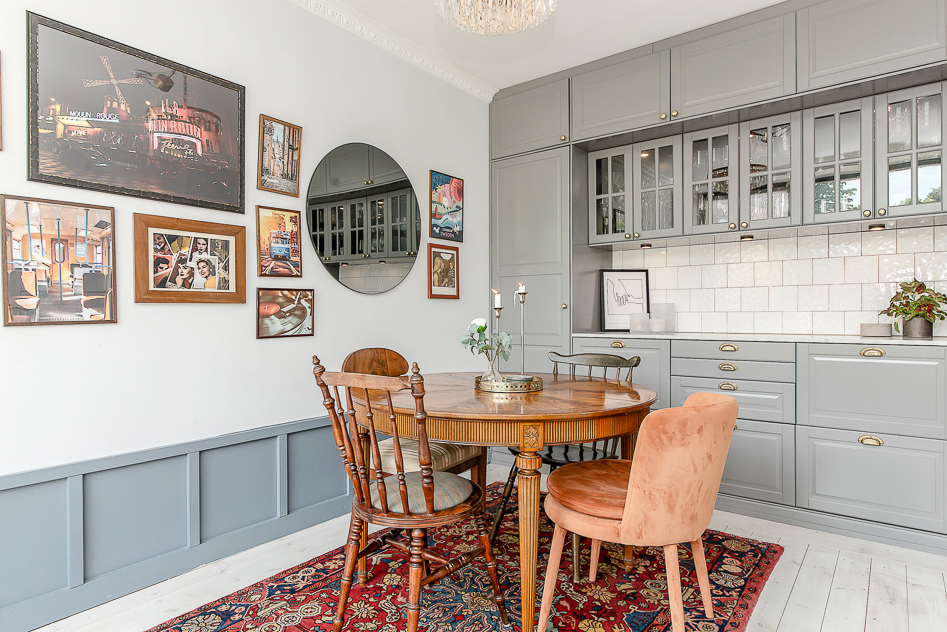 Matsal/sovrum sett från andra hållet