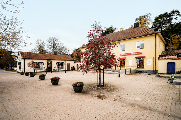 Åby centrum med dess restauranger och konditori